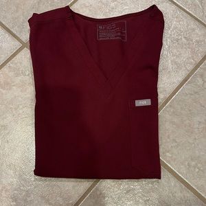 FIGS CATARINA ONE POCKET SCRUB TOP